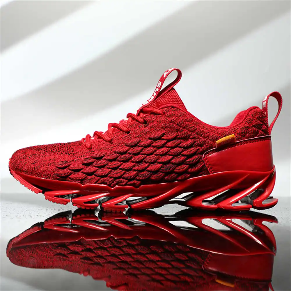 size 44 size 39 walking shoes  - Badminton Youth review and price